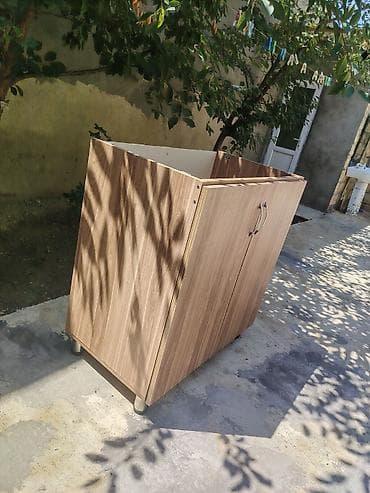 kuxna şkafi: İki qapılı mətbəx alt dolabı. Açıq ağac naxışlı, açıq qəhvəyi tonlu — 2