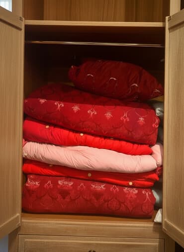 balaca tort: Yorğan və döşəklər satılır. Qalın döşəklər 25m,Nazik döşək 20 m — 1