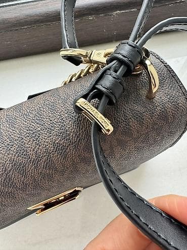 michail kors: Michael Kors çiyin çantası - Model: flap dizaynlı, ön hissədə — 7