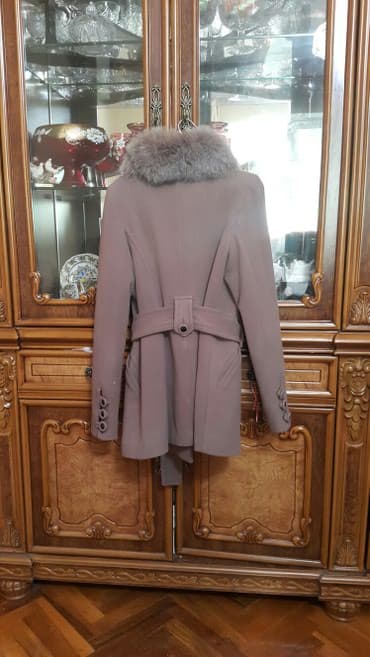 Turkiyeden getirilme paltodur. 200 $-a alinib ve 1 sezon geyilib