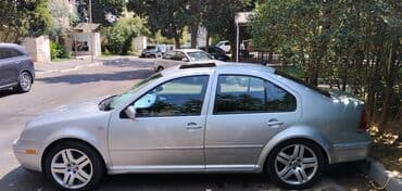 Volkswagen Jetta: 1.8 l | 2003 il Sedan