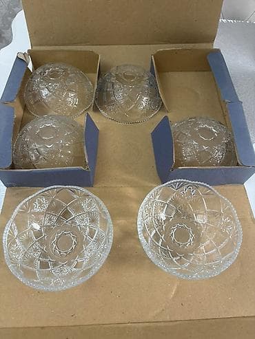 Tort və şiriniyyat qabı, Şüşə