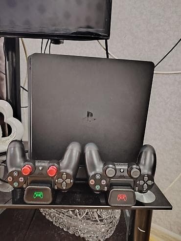playstation pult: 🎮 PS4 Slim 1TB Tam Set – 2 Pult + 3 Oyun + Aksesuarlar 🎮 Satılır — 1