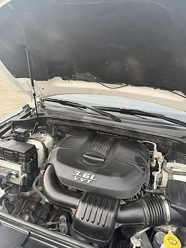 hyundai santa fe benzin: Dodge Durango – ağ rəngli, 7 yerlik geniş SUV. Mühərrik və — 9