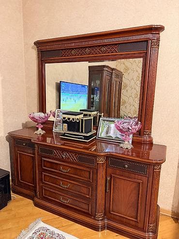 kitab refleri satilir: İşlənmiş, Jurnal masası, Masa və oturacaqlar, Servant — 10