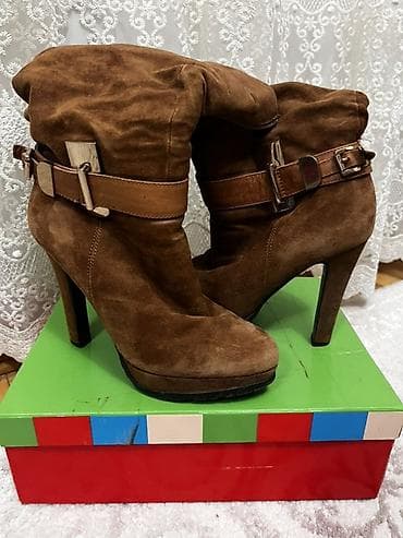 Qadın üçün zərif qışlıq botlar - Material: təbii süet (xarici), içlik