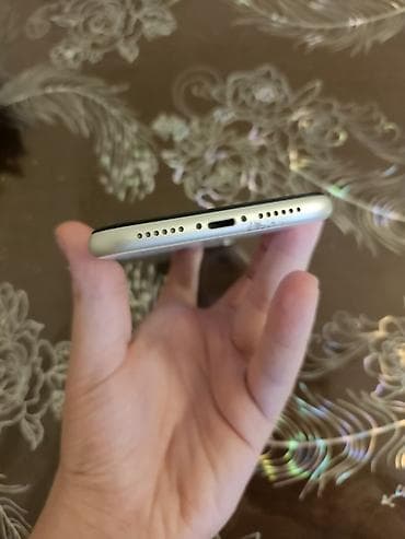 apple m1: IPhone 11, 128 GB, Gümüşü, Face ID — 3