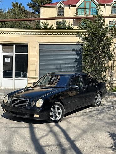 111 mətin: Mercedes-Benz E 270: 2.7 l | 2000 il Sedan — 2