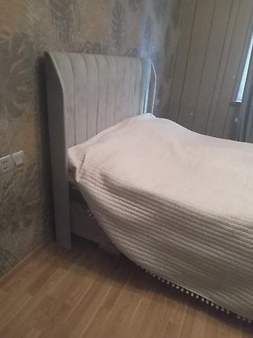 kamod satilir: Taxt 100 AZN satılır ❗ Matras ortapedik di baza yoxdu 1ildi 1200 m — 1