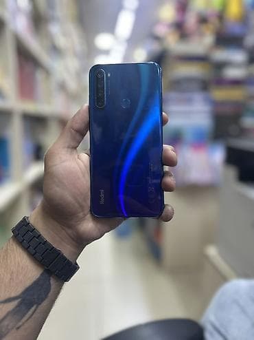 Məhsul: Xiaomi Redmi smartfon - Rəng: Mavi gradient arxa panel - Arxa