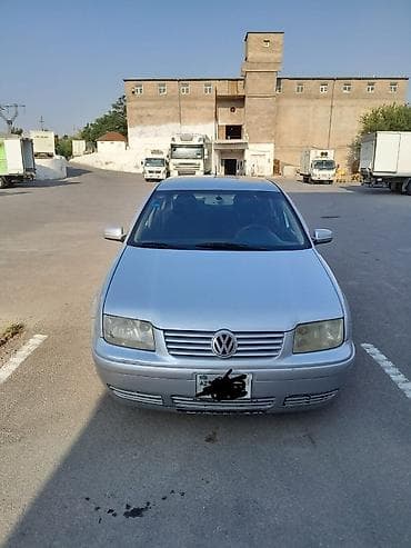 Volkswagen Bora: 2 l | 2002 il Sedan
