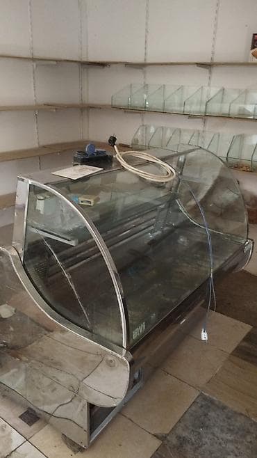 Soyuducu vitrin – 1.20 m - Şüşə vitrinli, qabarıq ön panelə malik