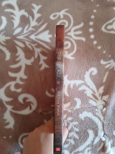 Rhonda Byrne – The Secret (Kitab) - Janr: Özünükəşf və motivasiya - — 2