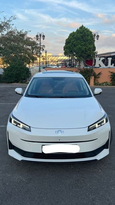 islenmis kvadrasikl: Changan Qiyuan A05: 1.5 l | 2024 il 83000 km Sedan — 1