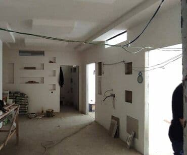 xacmazda tecili satilan evler: 2 otaqlı, Yeni tikili, m. İnşaatçılar, 110 kv. m — 2