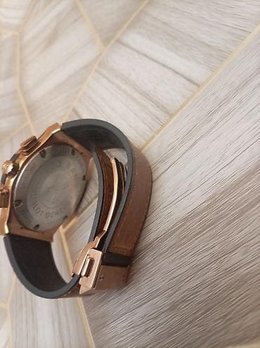 qol: İşlənmiş, Qol saatı, Hublot, rəng - Qızılı — 2