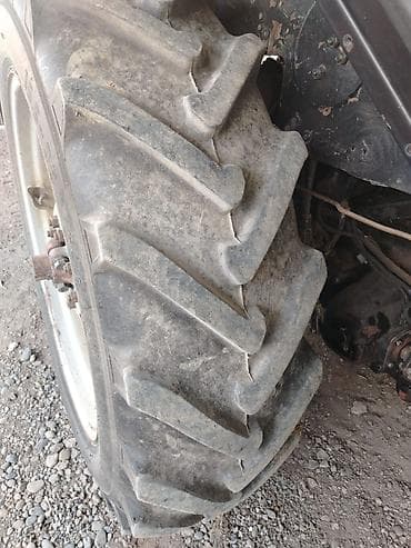 qosqu yeri: BELARUS 82.1 traktor - Model: Belarus 82.1 (4x4) - Rəng: Mavi — 2