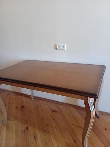 gaming masa: Qonaq otağı üçün, İşlənmiş, Açılmayan, Dördbucaq masa — 1