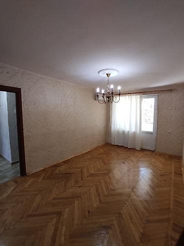Mənzillər: Bakı, 3 otaqlı, Köhnə tikili, m. Qara Qarayev, 64 kv. m — 1