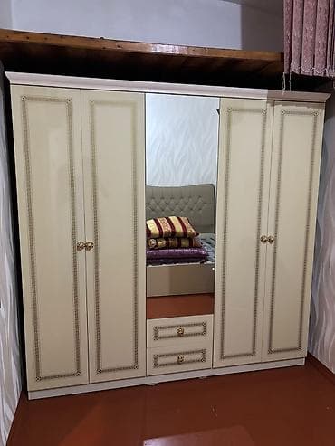 embawood masalar: Embawood istehsali dolab 190 azn unvan H.Aslanov odenisle catdirilma — 1