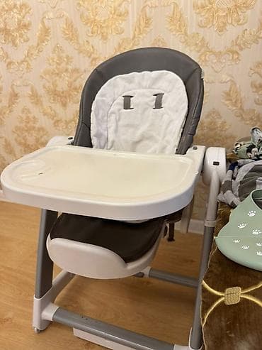 Uşaq geyimi və ayaqqabıları: Uşaq yemək kreslosu - Yüksək oturacaq, tənzimlənən arxa dayaq və — 1