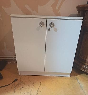 ‼️Endirim olundu‼️ Qiymeti 45 azn Şkaf satilir .Heç bir problemi