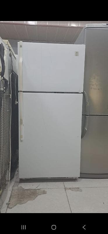 İki qapılı məişət soyuducusu - Üst hissədə dondurucu bölmə, alt