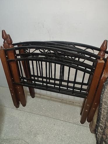 tek carpayi sekilleri: Metal çarpayı karkası və taxta başlıqlar + 3 xalça dəsti Məhsul — 1