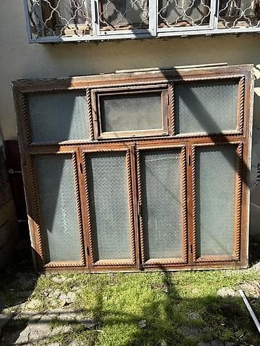 taxda pencereler: Taxta çərçivəli vitraj pəncərə bloku - Material: bərk qoz ağacdan — 1