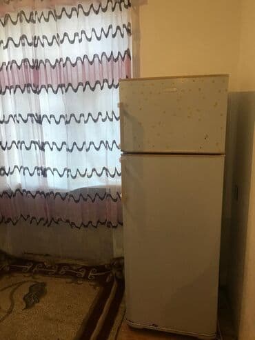 снять квартиру посуточно: Kirayə üçün mənzildə otaq 3 - Otaq: divarlı kağızla işlənmiş, xalça — 3