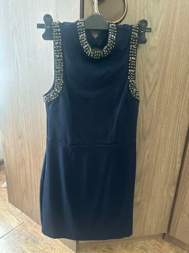 Qadın geyim dəsti – 2 ədəd qara don 1) Bəzəkli qolsuz kokteyl donu -