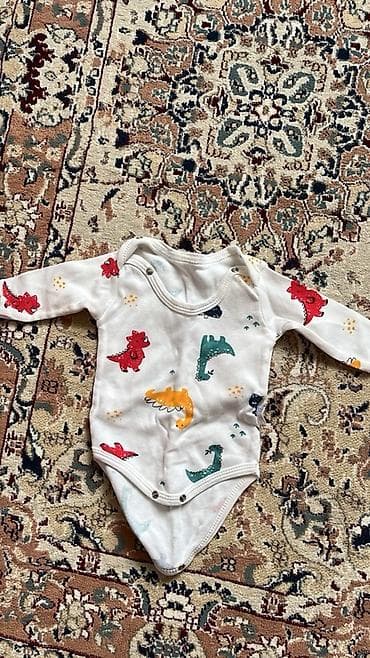 Uşaq geyimləri dəsti - Uzunqol bodi: ağ rəngdə, müxtəlif rəngli