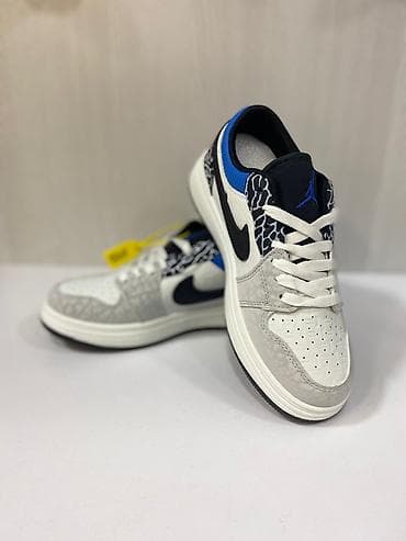 krosovkalar: Sneaker – aşağı profilli model, qarışıq materiallı üst hissə və qalın — 2