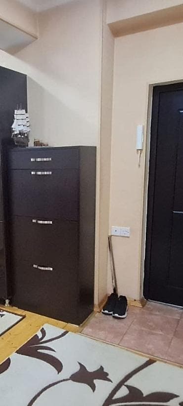 Gun1Ayaqqabi polkasi satilir 110azn hezi aslanov Gunel1 — 1