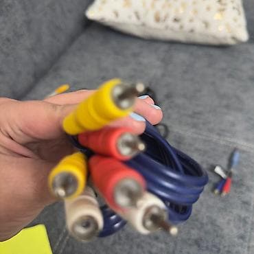 Кабели для аудио и видео: RCA və 3.5 mm AUX kabel dəsti Məhsul təsviri: - Müxtəlif uzunluqlarda — 9