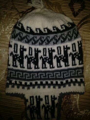 Шапки детские для девочки с 2 3 5лет состоянии хорошее