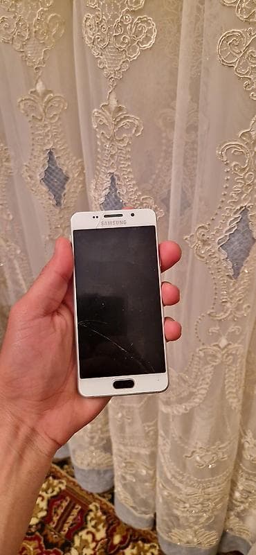 soyuducu kamera satilir: Samsung Galaxy A3, 16 GB, rəng - Qızılı, İki sim kartlı — 2