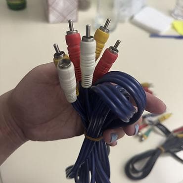 ekran samsung s8: Mağaza bağlanıb deyə evdən satıram RCA və AV kabel dəsti Məzmun: - — 2