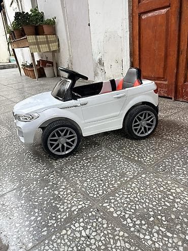 Детская одежда и обувь: Uşaq elektro maşını – ağ rəngdə, SUV tipli kuzov - 1 nəfərlik — 2