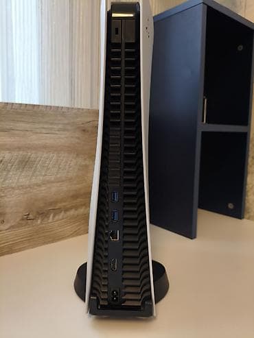 ucuz playstation 5: PlayStation 5 (Disk versiyası) Üstündə qutusu,şunurları,2 ədəd pult — 4