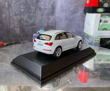 maşın modeli: Коллекционная модель AUDI Q5 PA White 2013 Schuco Scale 1:43 Art. — 18