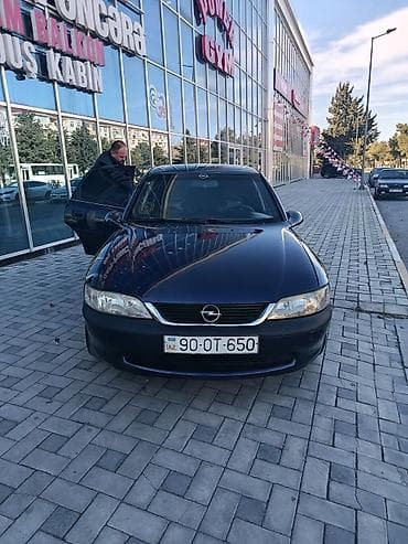 oka masini: Opel Vectra: 1.6 l | 1998 il 30000 km Sedan — 1