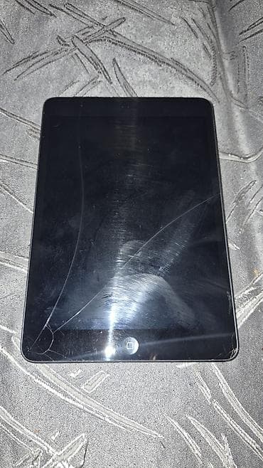 ipad mini 4: Apple iPad (qara/space gray) - Model: iPad mini (1‑ci nəsil) – arxa — 2