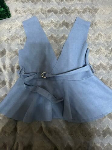 yupka kofta modelleri 2021: Qadın geyim dəsti və ağ uzun paltar 1) Göy bluz - Model: qolsuz — 1