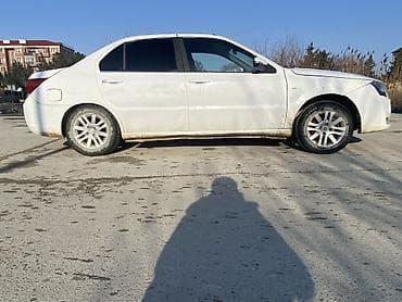 Iran Khodro : 1.7 l | 2020 il 222343 km Sedan — 4