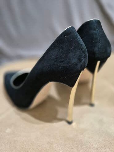 женские туфли на шпильке: Qadınlar üçün klassik altofu topuqlu tuflilər ölçü 40 - Rəng: qara - — 1