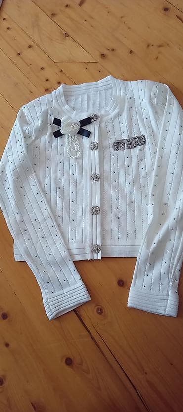 sumqayitda jaket: Ağ rəngli qız uşağı üçün kardiqan - Material: yumşaq trikotaj — 1