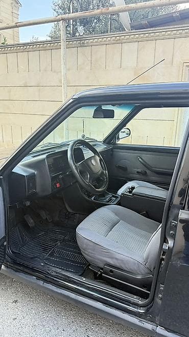 ucuz vito: Model: Sedan, 4 qapı Rəng: Qara (tam qara optika və tünd şüşələr) — 8