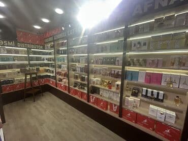 İnformatika: Bakı şəhəri Nəriman Nərimanov metrosunun cıxışı Ağ çiçəyim gul tukanin — 1