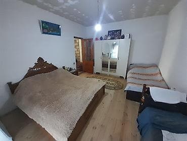 ev damaşnik: 1 otaqlı yaşayış evi – şəxsi həyət daxilində - Plan: geniş yataq — 1